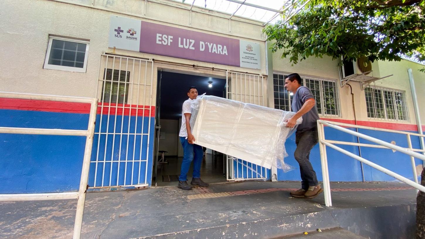 Ação do Outubro Rosa entrega macas modernas para unidades de saúde de Rondonópolis 
