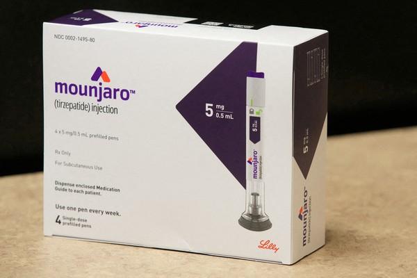 Uma caixa de Mounjaro, um medicamento injetável de tirzepatida usado para tratar diabetes tipo 2. — Foto: REUTERS/George Frey/Foto de arquivo
