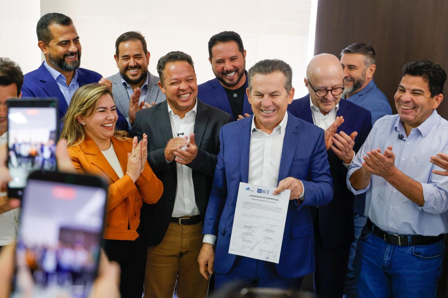 Prefeito e governador assinam autorização para obra do viaduto do Trevão: “concretização de um sonho” 