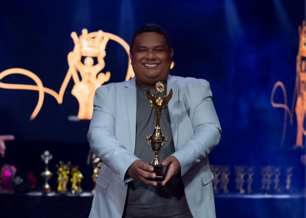Portal do Tom é homenageado com o Prêmio Destaque 2025 em cerimônia no Tullipas Buffet
