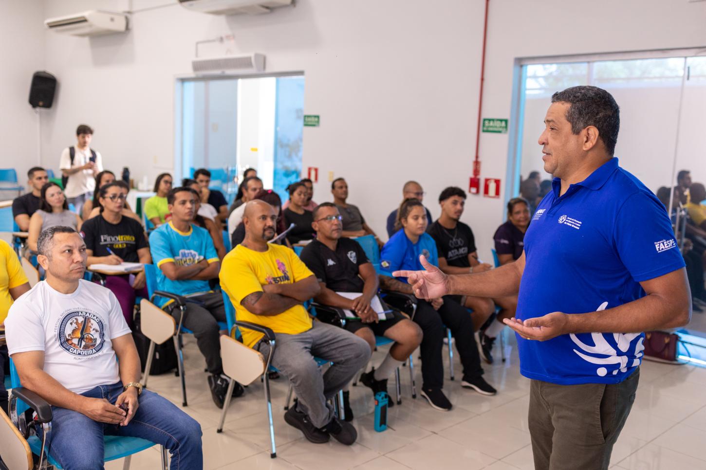 Capacitação reúne professores e estagiários do esporte em Rondonópolis