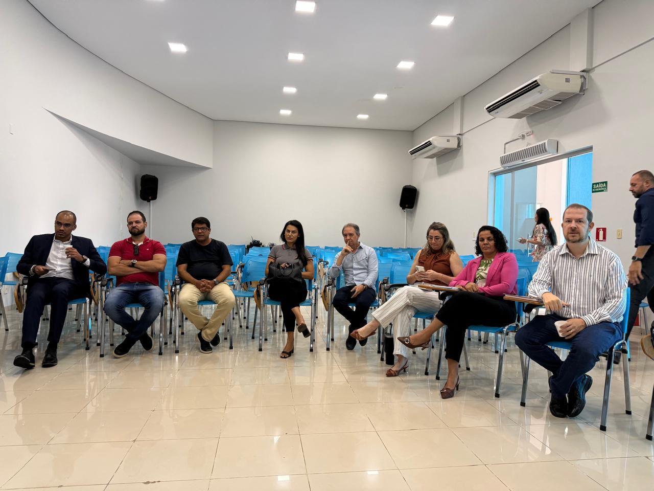 CRCMT e ACRSUL participam de reunião na Secretaria Municipal de Fazenda de Rondonópolis para fortalecimento da classe contábil