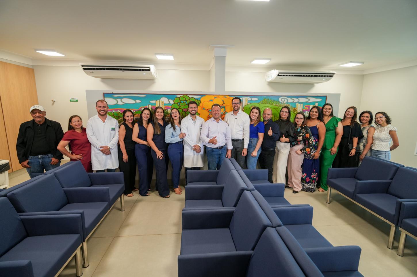 Em 1ª etapa da reforma, prefeito e secretário entregam recepção da UPA modernizada e com padrão de excelência