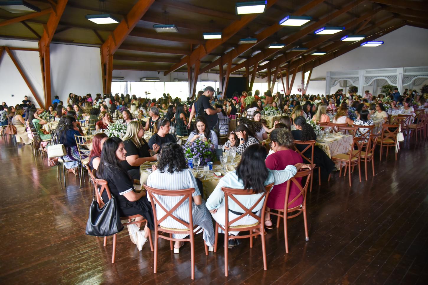 Evento reúne servidoras municipais da Educação em celebração ao mês da mulher