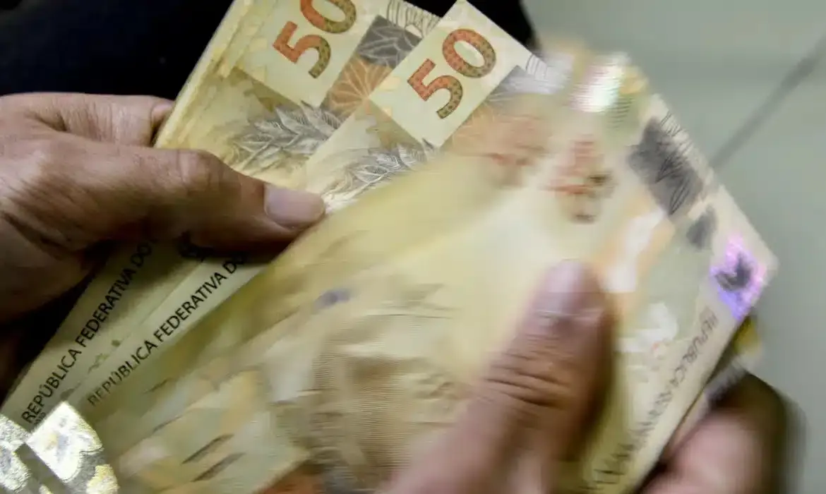 Abono salarial libera R$ 5,4 bilhões a 4,2 milhões de trabalhadores; veja quem tem direito