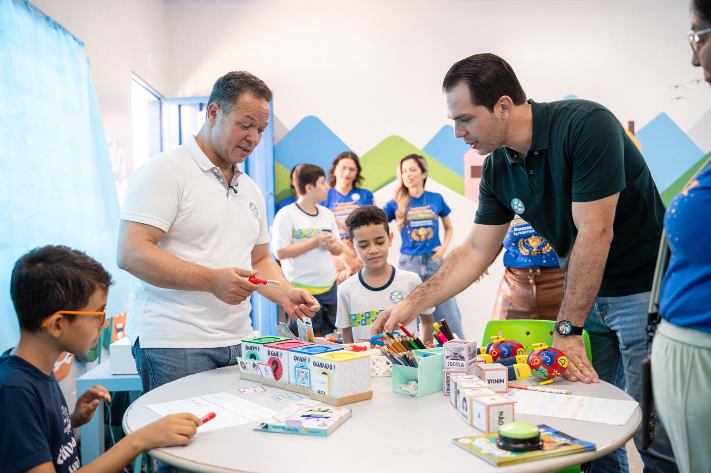 Alunos com necessidades específicas recebem novos materiais na rede municipal