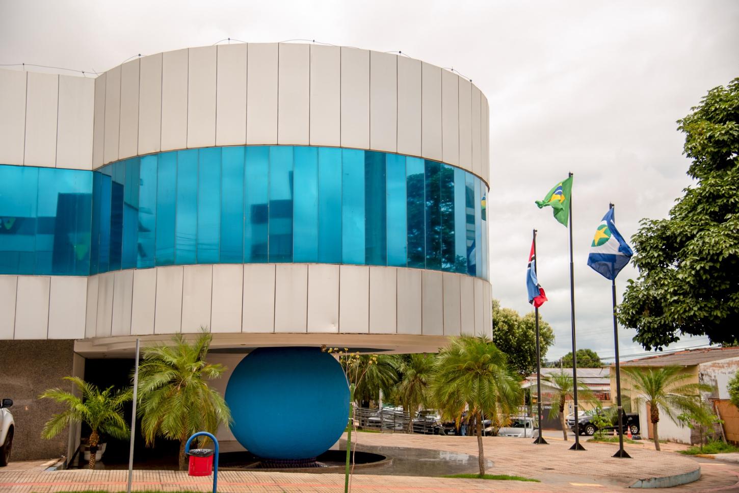 Servidores municipais passam feriado do trabalhador com dinheiro na conta