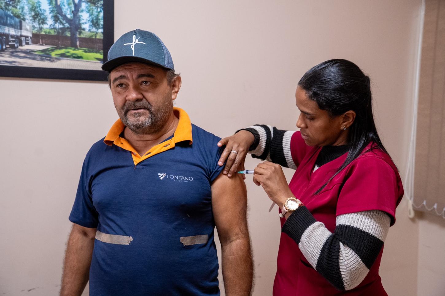 Saúde municipal intensifica vacinação contra a influenza no setor de transportes