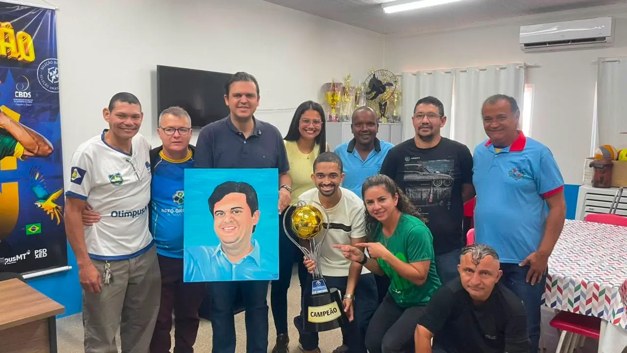 Deputado Thiago visita Assuroo e amplia defesa dos direitos das pessoas com deficiência auditiva