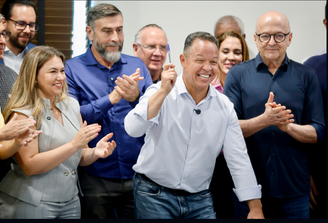 Prefeito e governador assinam ordem de serviço para asfaltar 100% do Sagrada Família