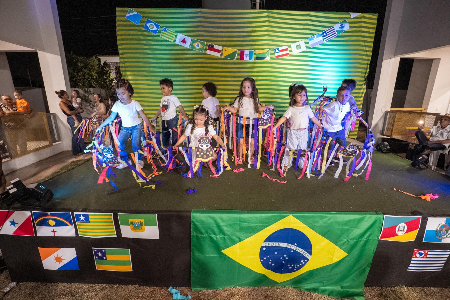 Crianças da CMEI Vanier conhecem a cultura das cinco regiões do Brasil