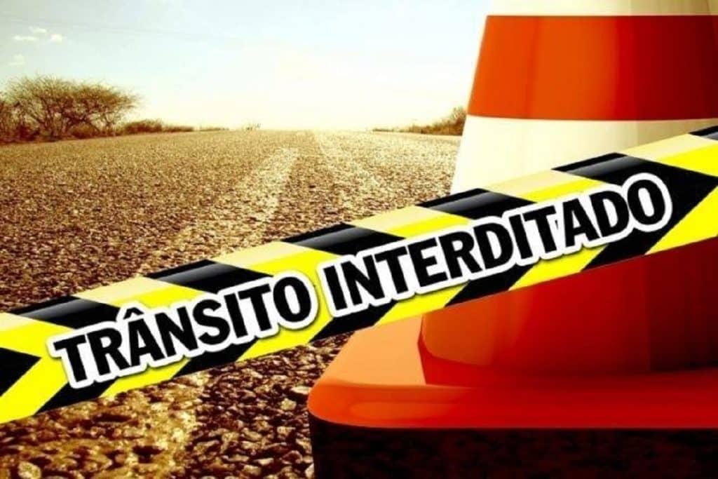 *TRÂNSITO*