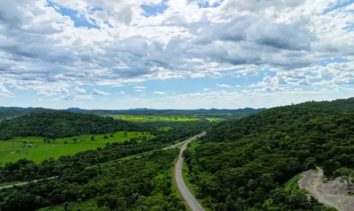 Detonação de rocha e manutenção alteram o tráfego na Serra de São Vicente na segunda-feira (04)