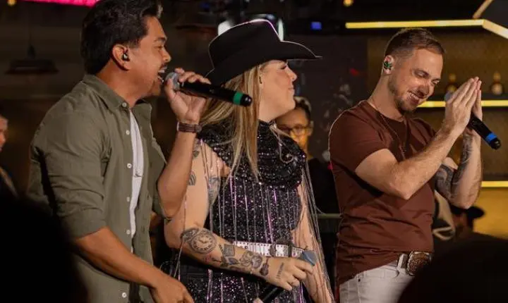 Karol Moura Emociona Público E Consagra Mais Um Capítulo De Sua História Com A Gravação Do Dvd “Só Moda Boa – Volume 3”