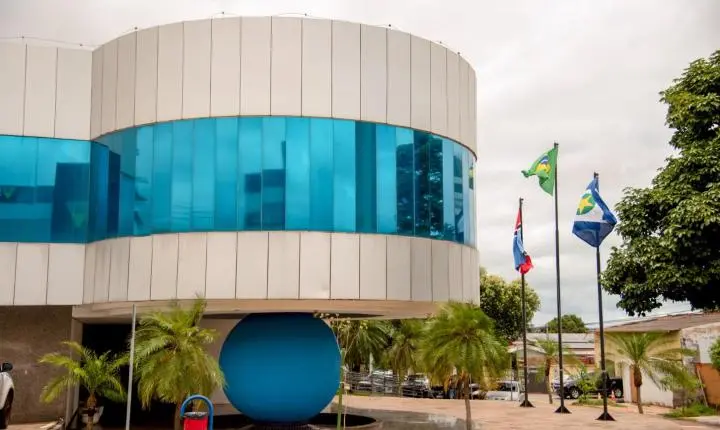 Servidores municipais passam feriado do trabalhador com dinheiro na conta