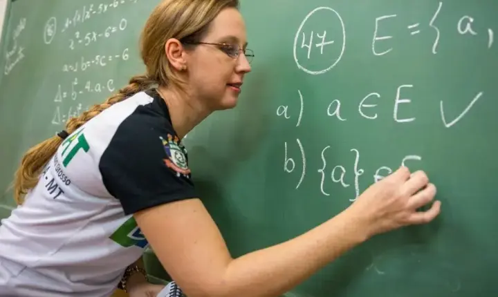 Unemat oferta seletivo unificado com 212 vagas para professores temporários
